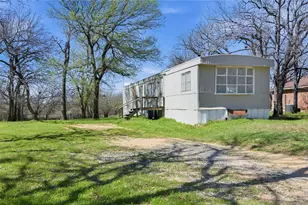 1329 Fox Hollow Ct, Pelican Bay, TX 76020 - Photo 2