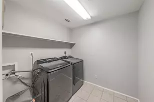 714 Woodlawn Ln, Grand Prairie, TX 75052 - Photo 12