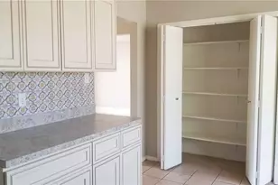 5563 Richardson St, Fort Worth, TX 76119 - Photo 6