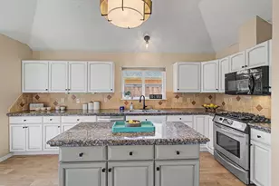 605 Teakwood Dr, Flower Mound, TX 75028 - Photo 14