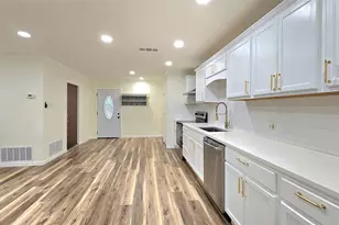 1410 Chinook Dr, Arlington, TX 76014 - Photo 2