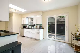 12208 Treeview Ln, Farmers Branch, TX 75234 - Photo 8