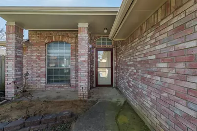 709 Raywood Drive, Grand Prairie, TX 75052 - Photo 2