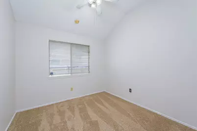 709 Raywood Drive, Grand Prairie, TX 75052 - Photo 10