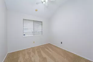 709 Raywood Dr, Grand Prairie, TX 75052 - Photo 10