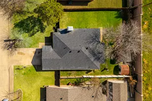 709 Raywood Dr, Grand Prairie, TX 75052 - Photo 26