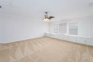 709 Raywood Dr, Grand Prairie, TX 75052 - Photo 12