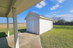 1205 W Trinity St, Groesbeck, TX 76642 - Photo 24