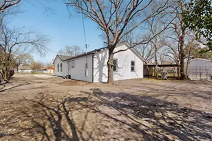 8650 Comer Dr, Dallas, TX 75217 - Photo 36