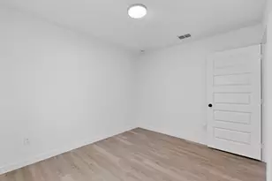 8650 Comer Dr, Dallas, TX 75217 - Photo 26