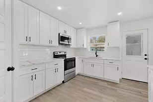 8650 Comer Dr, Dallas, TX 75217 - Photo 16