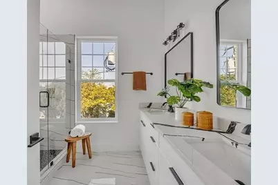 631 N Tyler Street #203, Dallas, TX 75208 - Photo 16