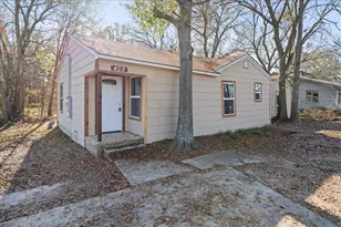 403 Halesboro St, Bogata, TX 75417 - Photo 2