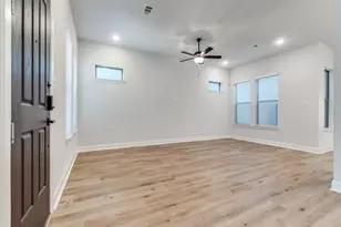 608 Aspen Valley Ln, Dallas, TX 75208 - Photo 6