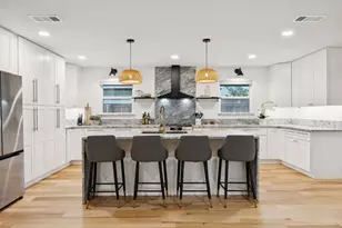 10548 Marquis Ln, Dallas, TX 75229 - Photo 2