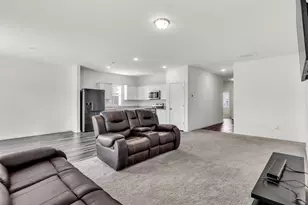404 Stone Creek Blvd, Glenn Heights, TX 75154 - Photo 8