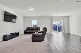 404 Stone Creek Blvd, Glenn Heights, TX 75154 - Photo 6