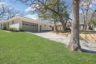 1306 Driftwood Dr, Euless, TX 76040 - Photo 34