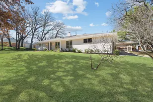 1306 Driftwood Dr, Euless, TX 76040 - Photo 4