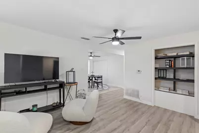 1306 E Lovers Lane, Arlington, TX 76010 - Photo 12