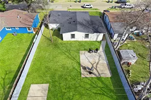 1306 E Lovers Ln, Arlington, TX 76010 - Photo 2