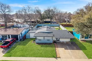 1306 E Lovers Ln, Arlington, TX 76010 - Photo 1