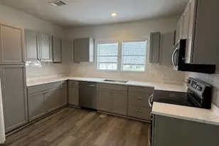 442 W McCart St, Krum, TX 76249 - Photo 6