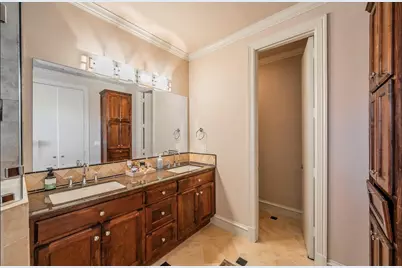 3827 Holland Avenue #B, Dallas, TX 75219 - Photo 32