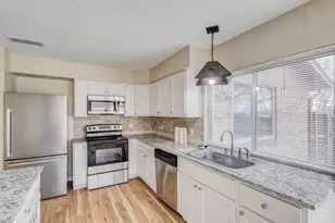 2101 Deerfield Dr, Carrollton, TX 75007 - Photo 10