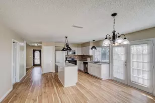 2101 Deerfield Dr, Carrollton, TX 75007 - Photo 8