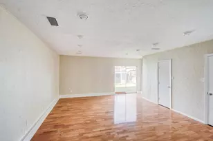 2101 Deerfield Dr, Carrollton, TX 75007 - Photo 12