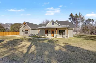 32 Pine Dr, Pottsboro, TX 75076 - Photo 2