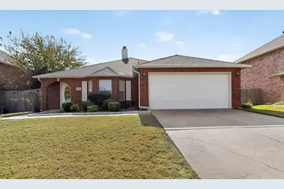 328 Cortland Circle, Roanoke, TX 76262 - Photo 2
