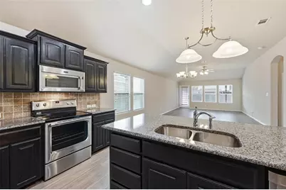 405 Elk Run Drive, Fort Worth, TX 76140 - Photo 2