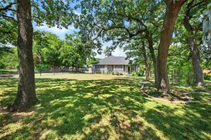 102 Santee Dr, Lake Kiowa, TX 76240 - Photo 4