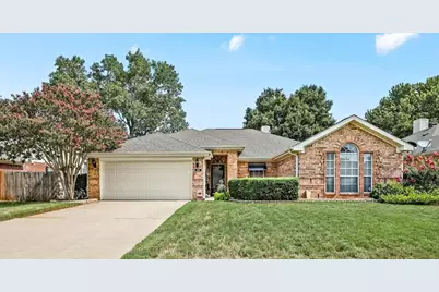 325 Stately Oak Lane, Lake Dallas, TX 75065 - Photo 1