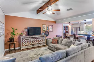 648 Oak St, Burleson, TX 76028 - Photo 4