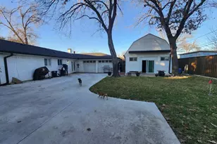 2129 Goerte Dr, Grand Prairie, TX 75051 - Photo 14