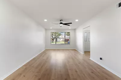 3138 Touraine Drive, Dallas, TX 75211 - Photo 4