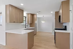 3138 Touraine Dr, Dallas, TX 75211 - Photo 10