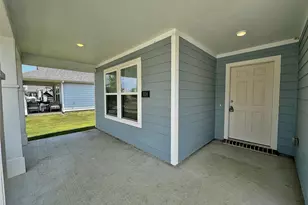 824 Towngreen Dr, Cleburne, TX 76031 - Photo 2