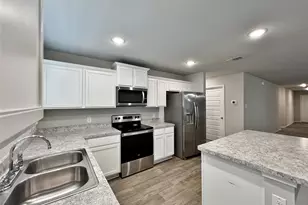 824 Towngreen Dr, Cleburne, TX 76031 - Photo 12