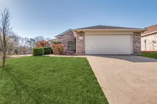 8916 Catalonia Dr, Dallas, TX 75217 - Photo 2