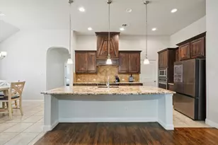 453 Lake Park Dr, Midlothian, TX 76065 - Photo 4