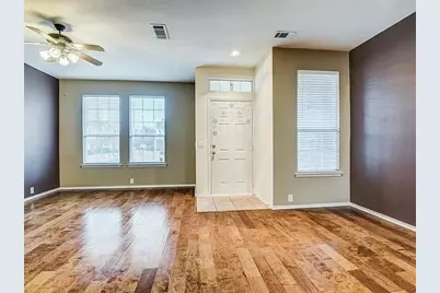 2742 Olympic Park Drive, Grand Prairie, TX 75050 - Photo 4