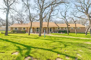 102 Shady Oak Dr, Weatherford, TX 76087 - Photo 4