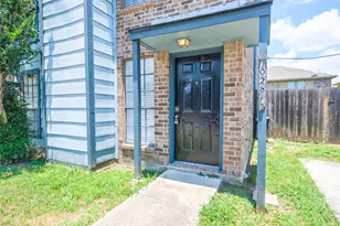 1028 McKinley St, Benbrook, TX 76126 - Photo 2