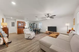 1124 N 13th St, Waco, TX 76707 - Photo 6