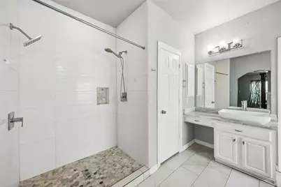 217 Matlock Meadow Drive, Arlington, TX 76002 - Photo 18