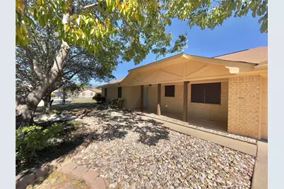 706 Heritage Trail, Granbury, TX 76048 - Photo 2